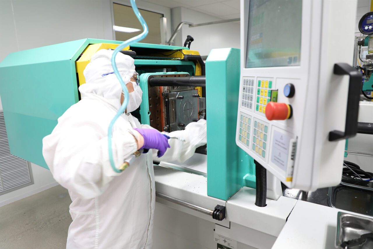 medical device manufacturing clean room machine
